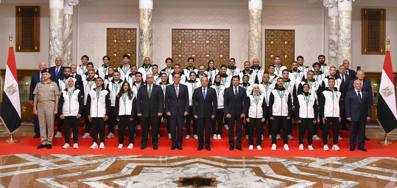 الرئيس السيسي يستقبل اللاعبين