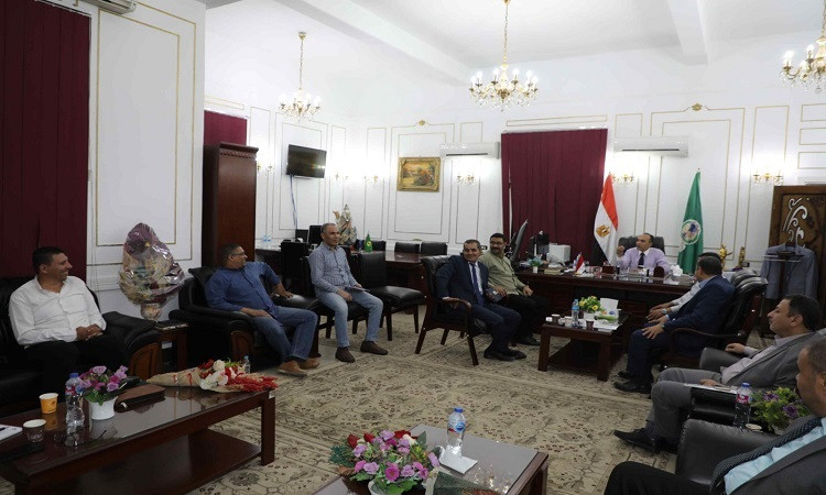 نائب محافظ المنيا يتفقد مشروعات 