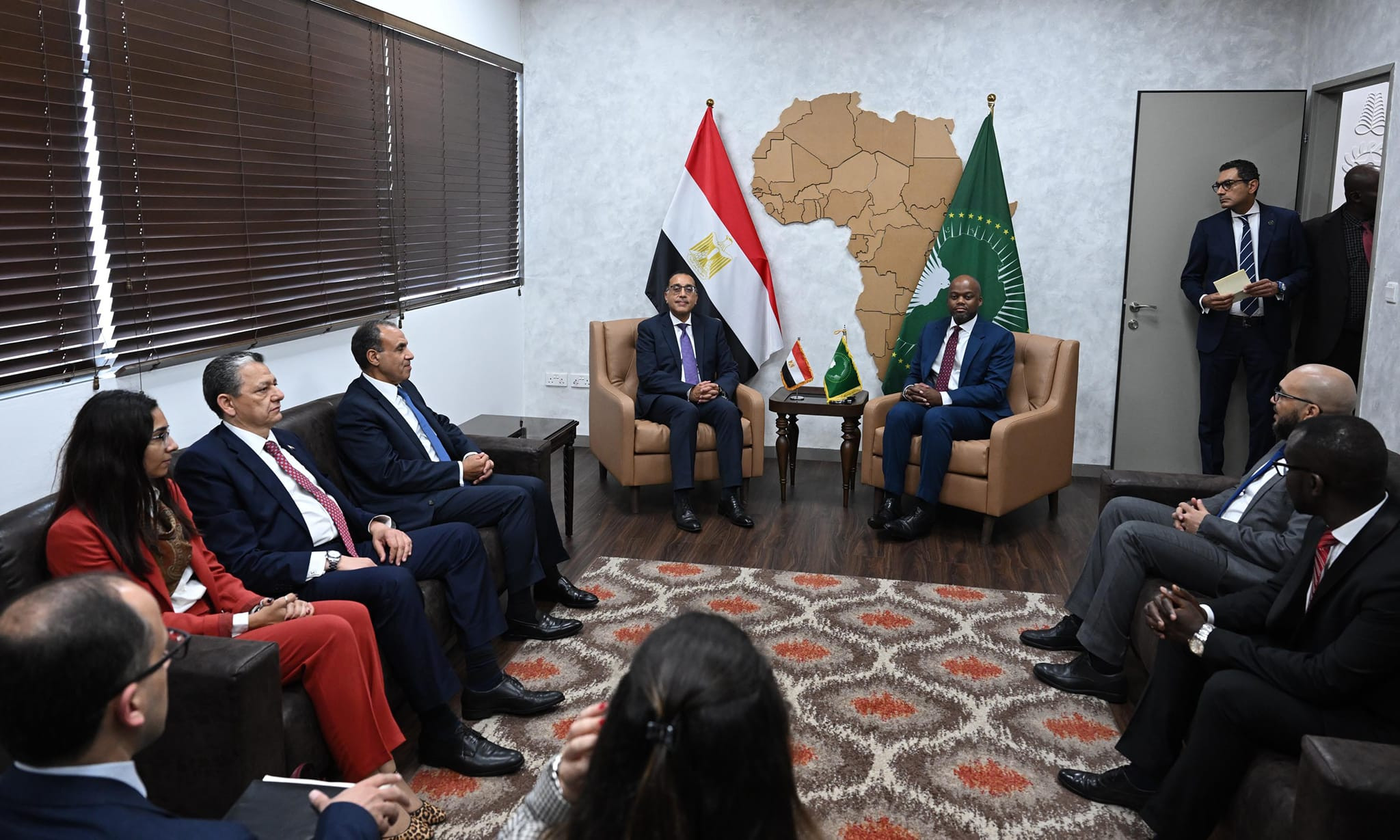 رئيس الوزراء يلتقي سكرتير عام اتفاقية التجارة الحرة