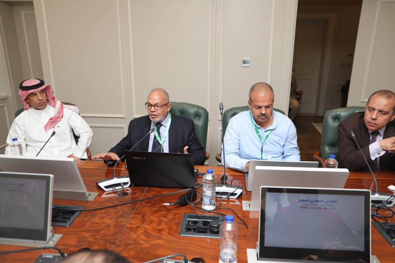 وزير العمل وشركة سعودية