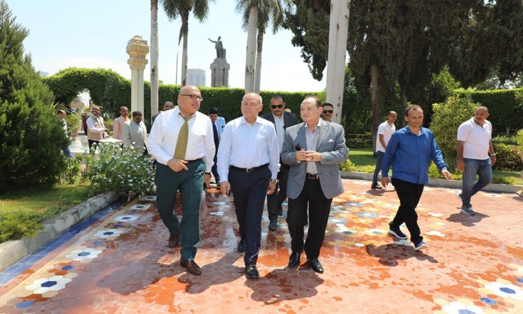 محافظ القاهرة يتفقد أعمال تطوير حديقة الأندلس