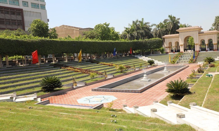 محافظ القاهرة يتفقد أعمال تطوير حديقة الأندلس