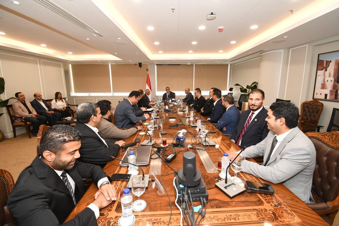 وزير الإسكان