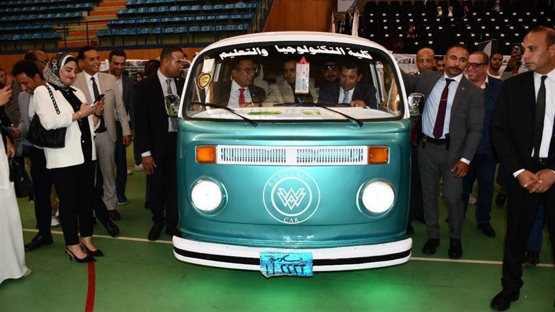 وزير الشباب ورئيس جامعة حلوان