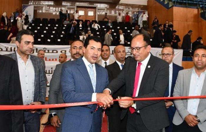 وزير الشباب ورئيس جامعة حلوان