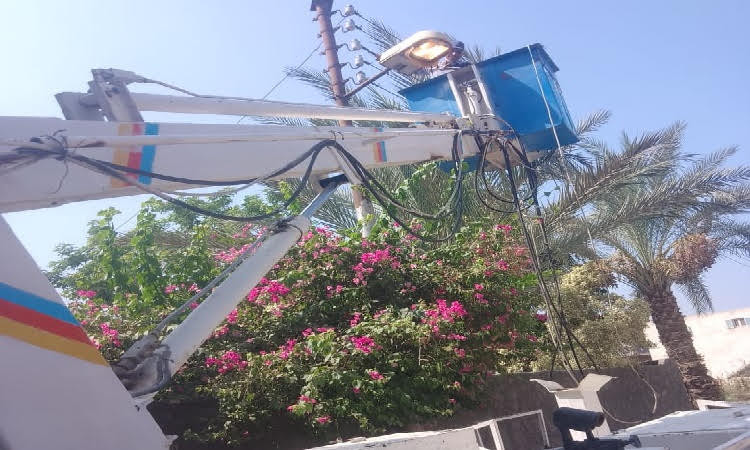 صيانة أعمدة الإنارة