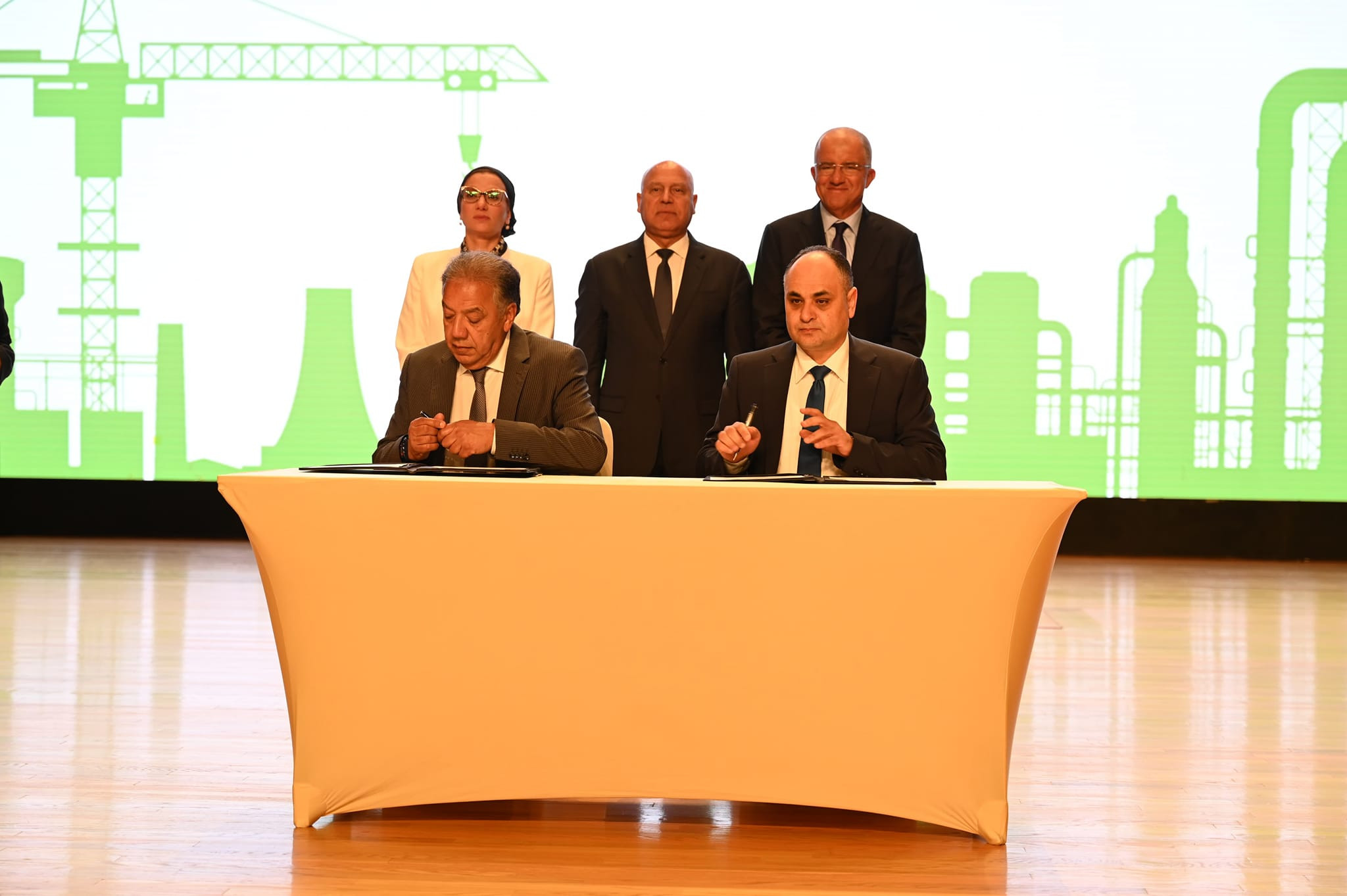 وزيرة البيئة