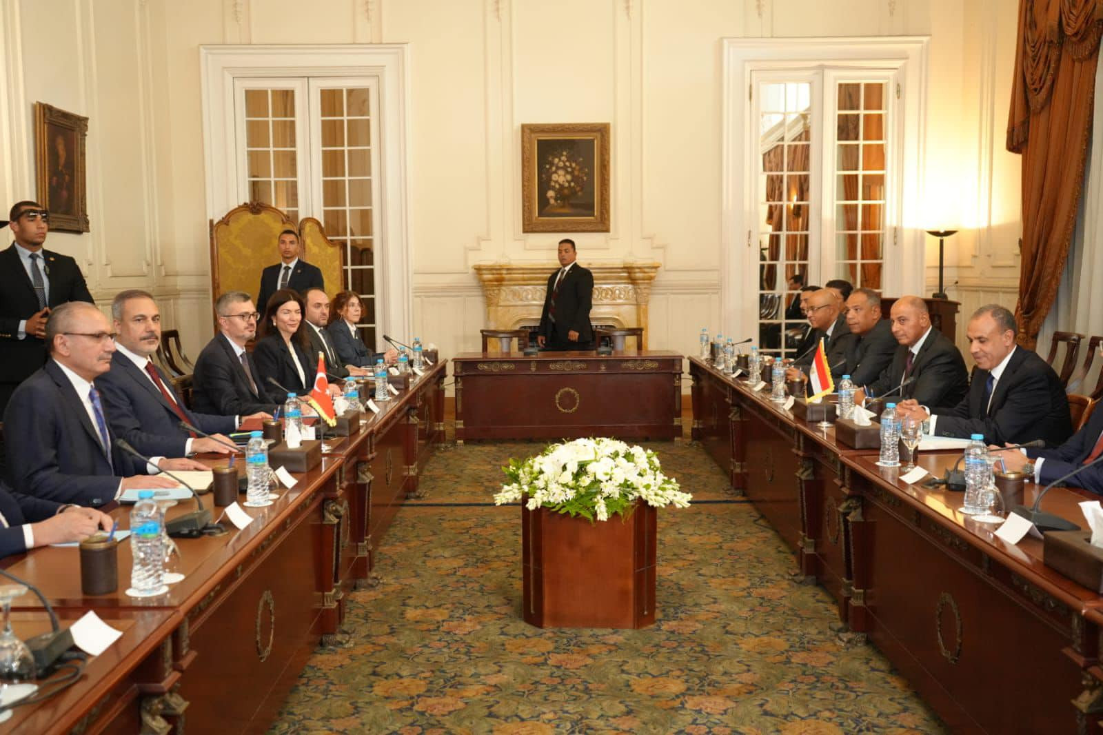 وزير الخارجية ونظيره التركي