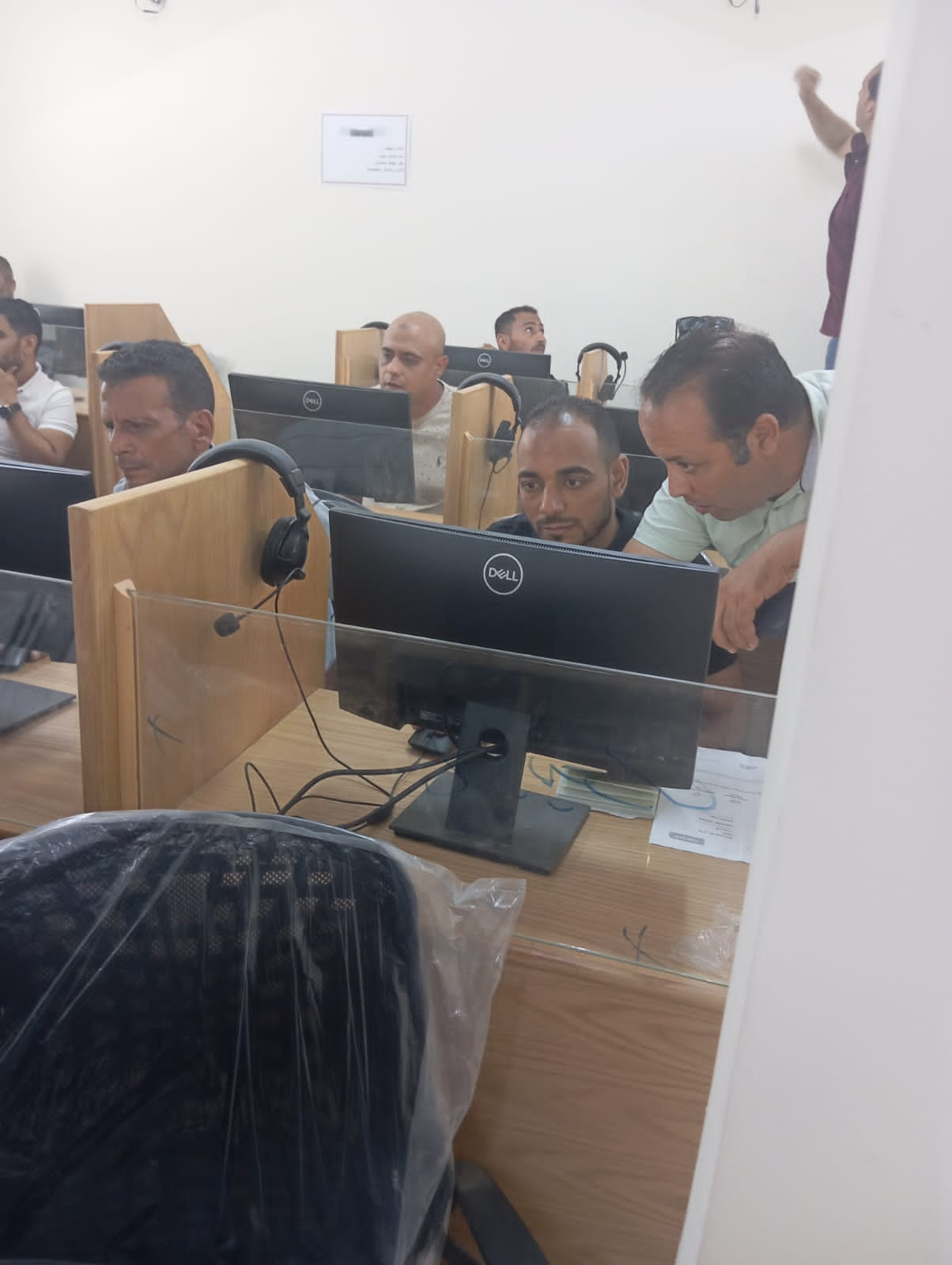 العمل