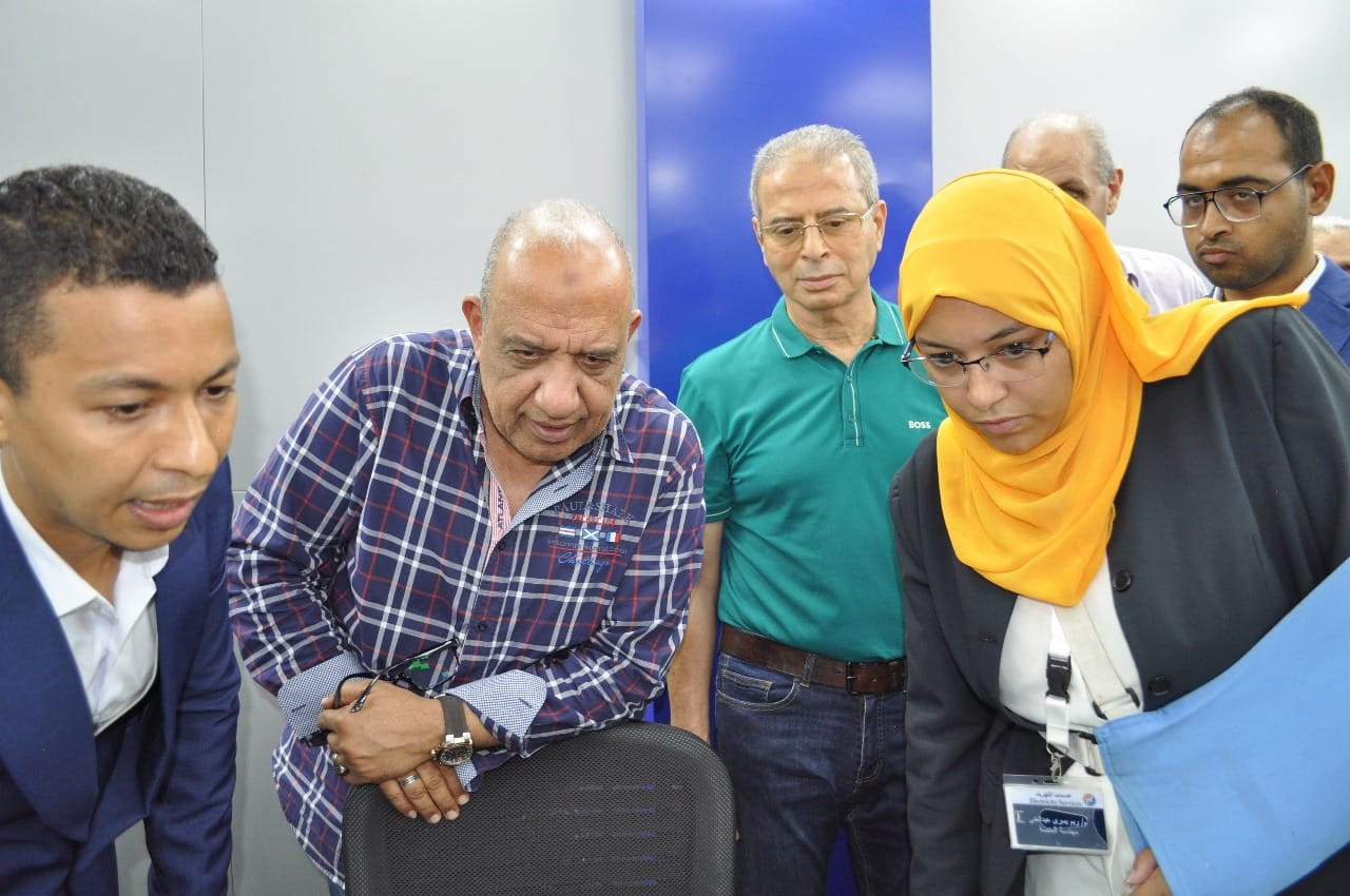 وزير الكهرباء