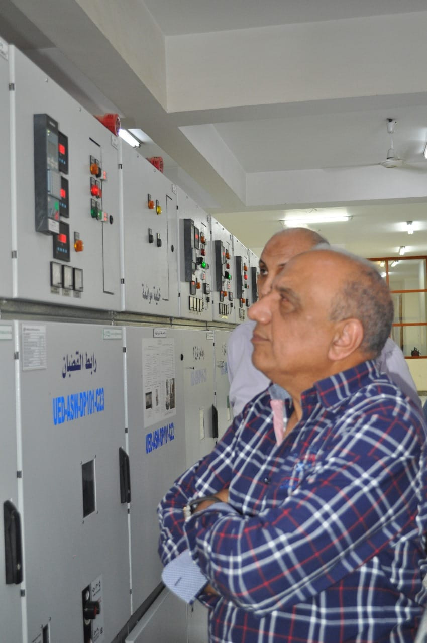 وزير الكهرباء