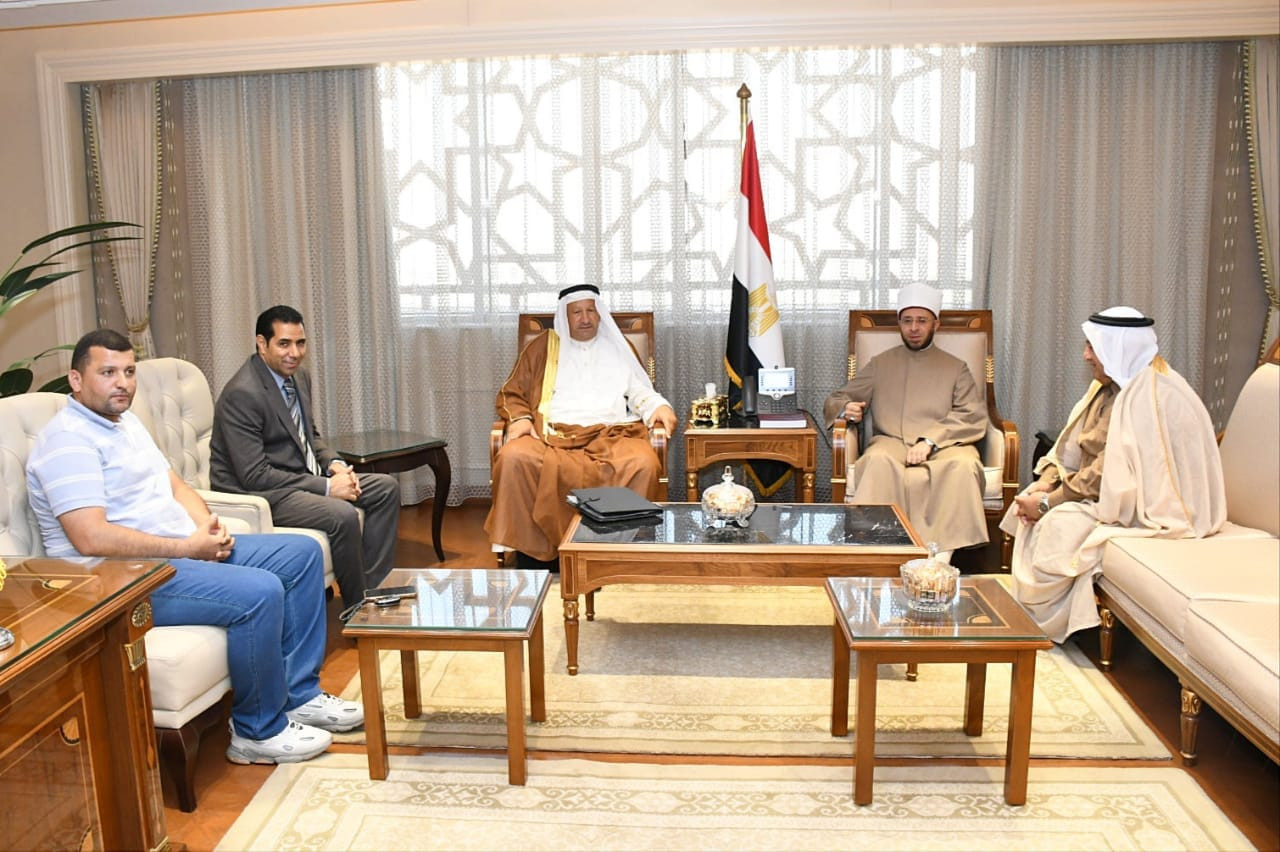 وزير الأوقاف ووفد من شيوخ مطروح