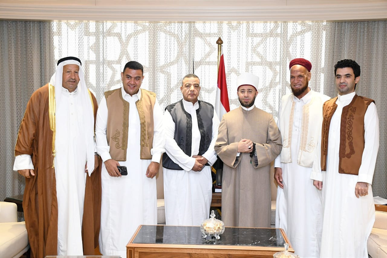 وزير الأوقاف ووفد من شيوخ مطروح