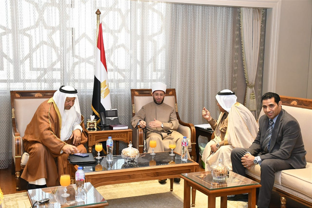 وزير الأوقاف ووفد من شيوخ مطروح
