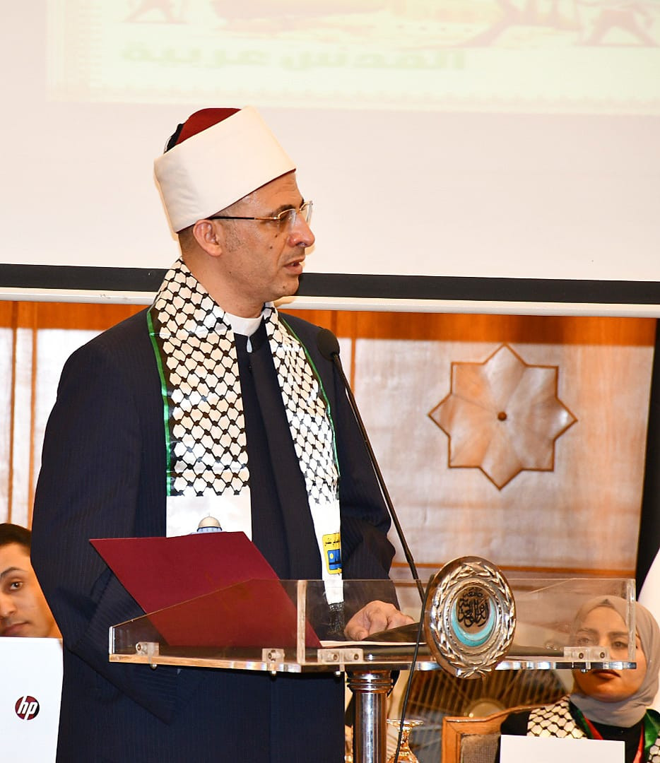 د. هشام عبد العزيز رئيس القطاع الديني