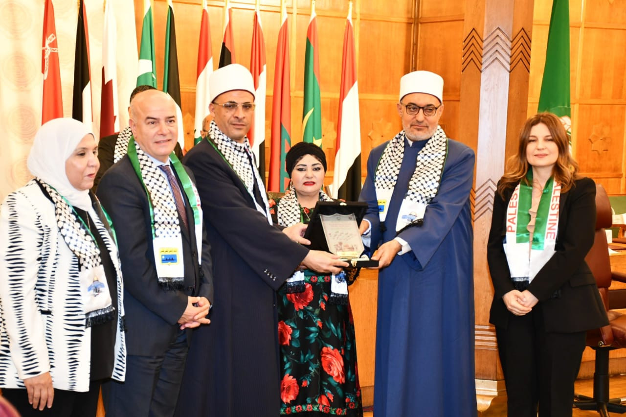 د. هشام عبد العزيز رئيس القطاع الديني