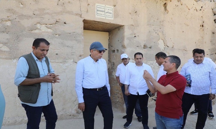 محافظ المنيا