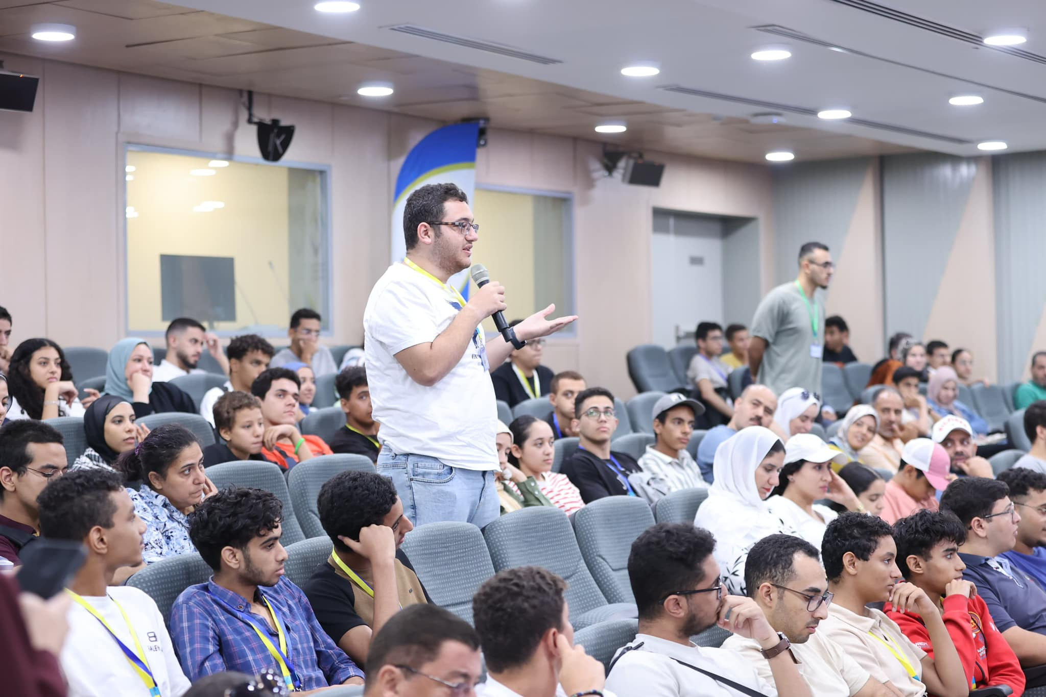 وزير الاتصالات