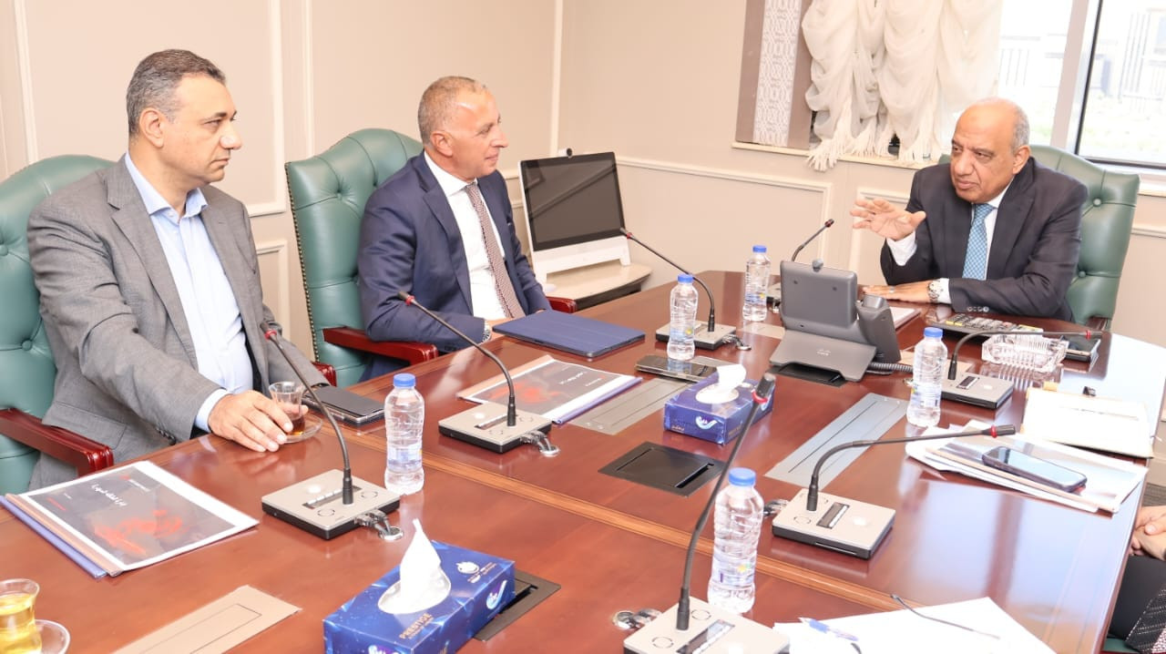 وزير الكهرباء