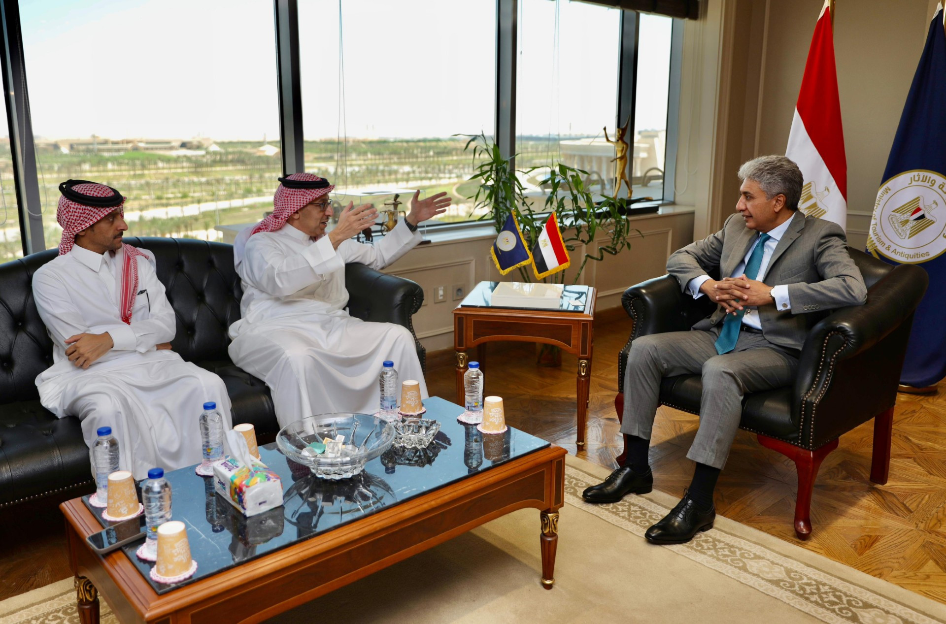 وزير السياحة