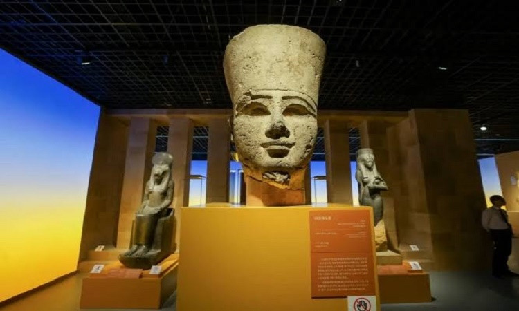 معرض الآثارالمصرية بشنغهاى يحظى بإقبال جماهيرى غيرمسبوق