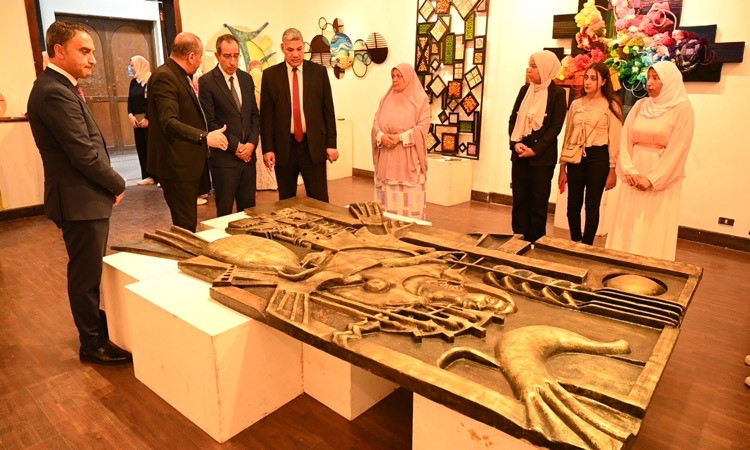 جامعة الفيوم:افتتاح معرض إعادة تدويرالخامات بكلية التربية النوعية