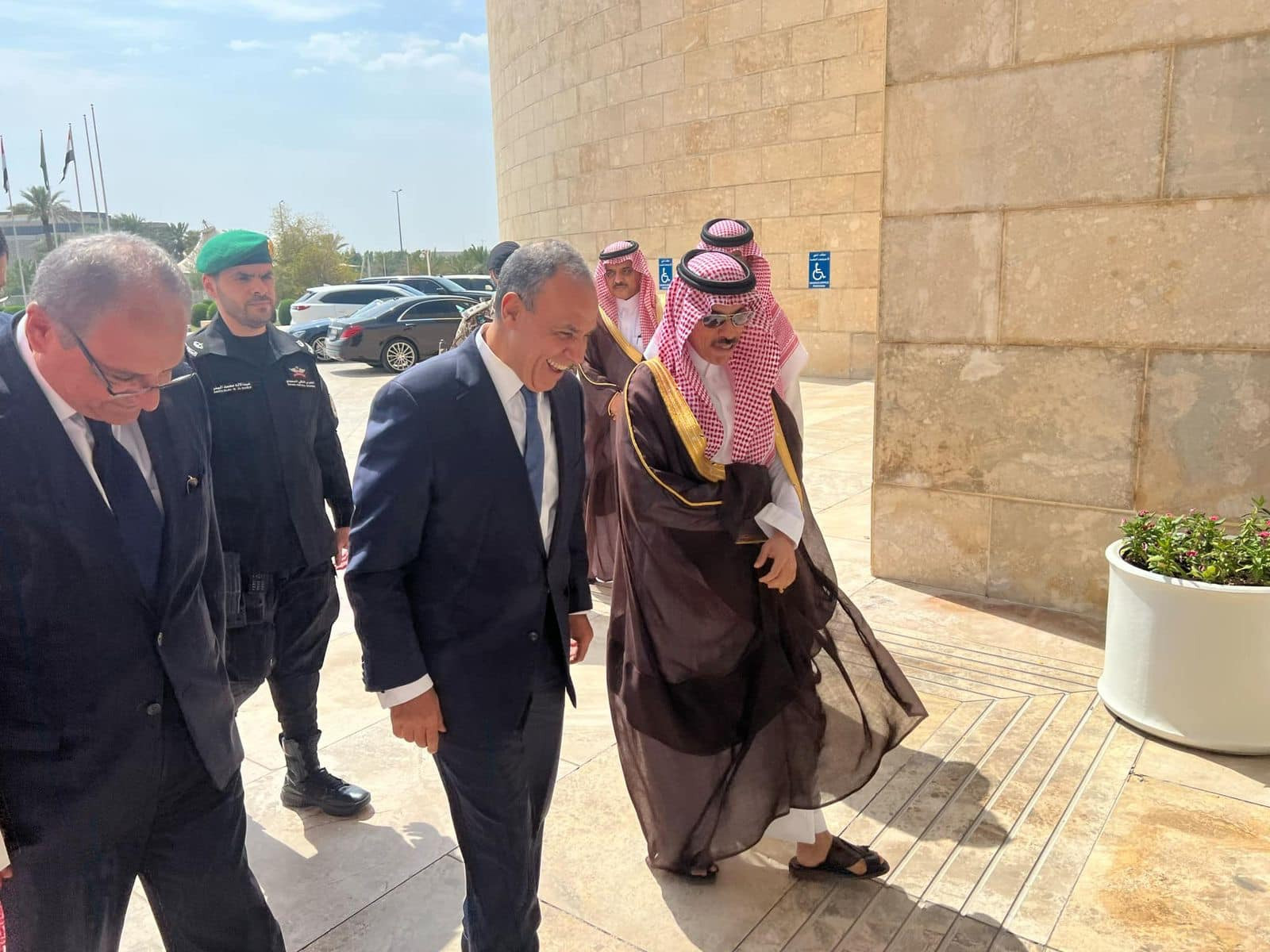 وزير الخارجية ونظيره السعودي