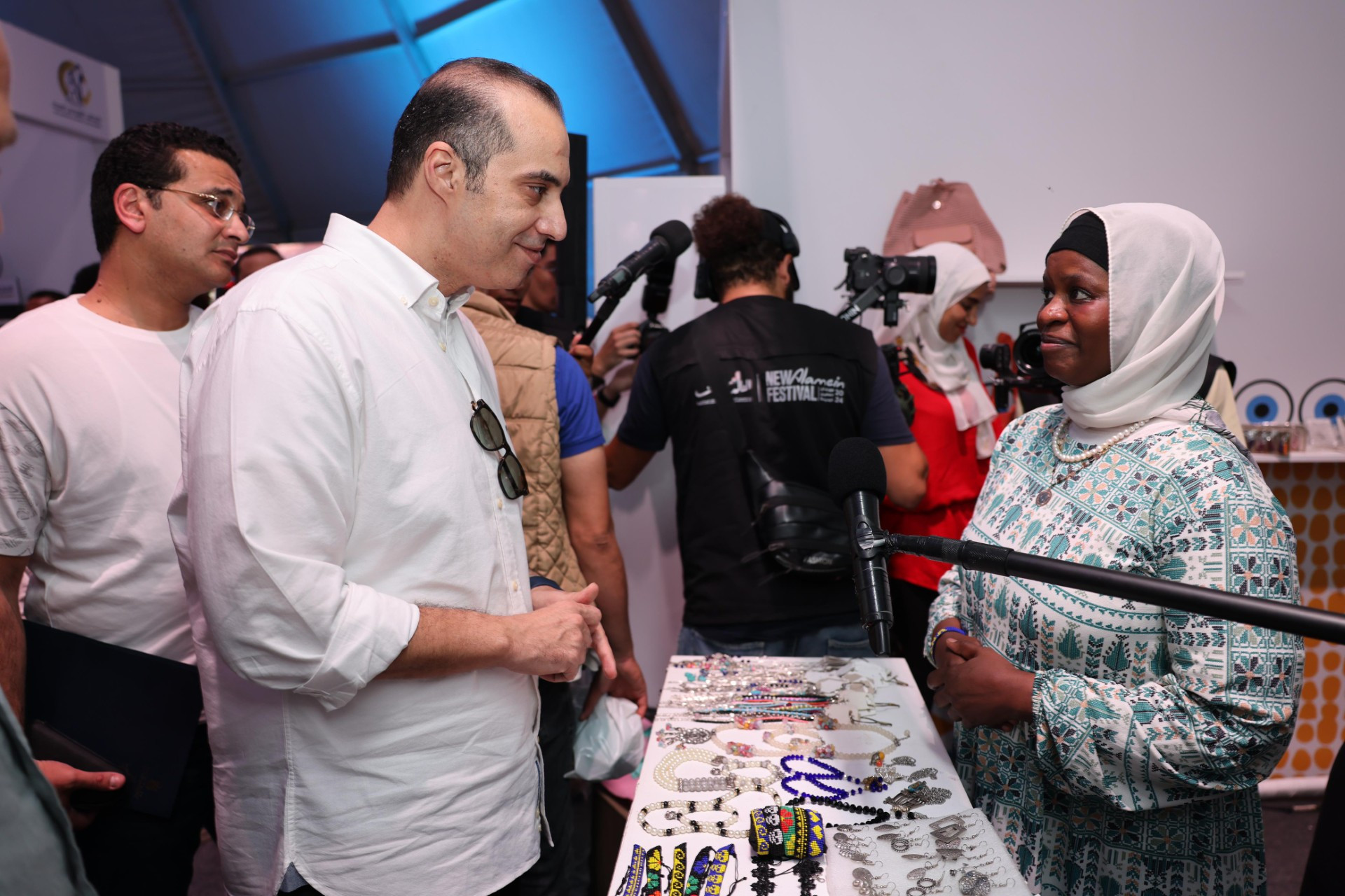 وزير الشؤون النيابية