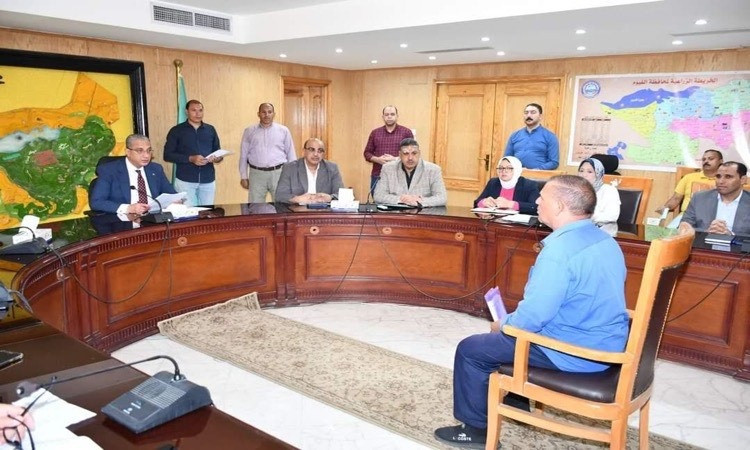 محافظ الفيوم يصدر مجموعة من القرارات خلال لقائه الدوري بالمواطنين