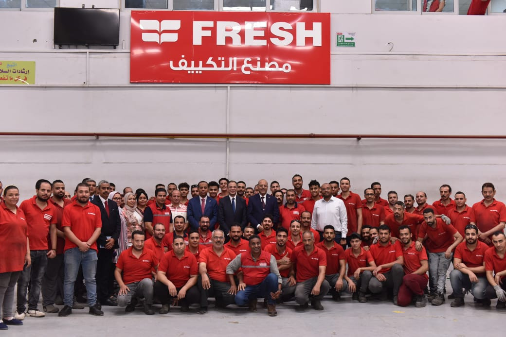 وزير العمل في مصانع مدينة بدر