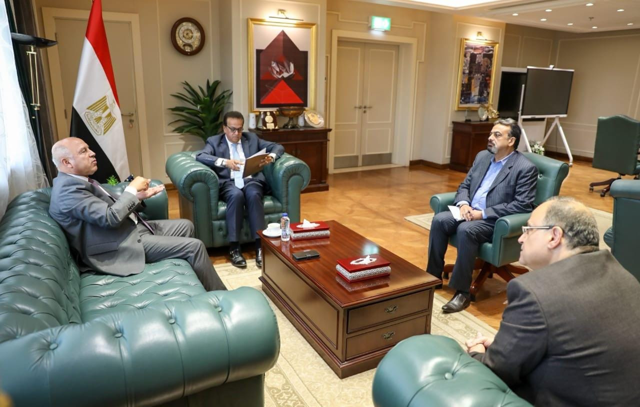 عبدالغفار يبحث مع كامل الوزير تعظيم الاستثمارات في مجال توطين صناعة الأدوية