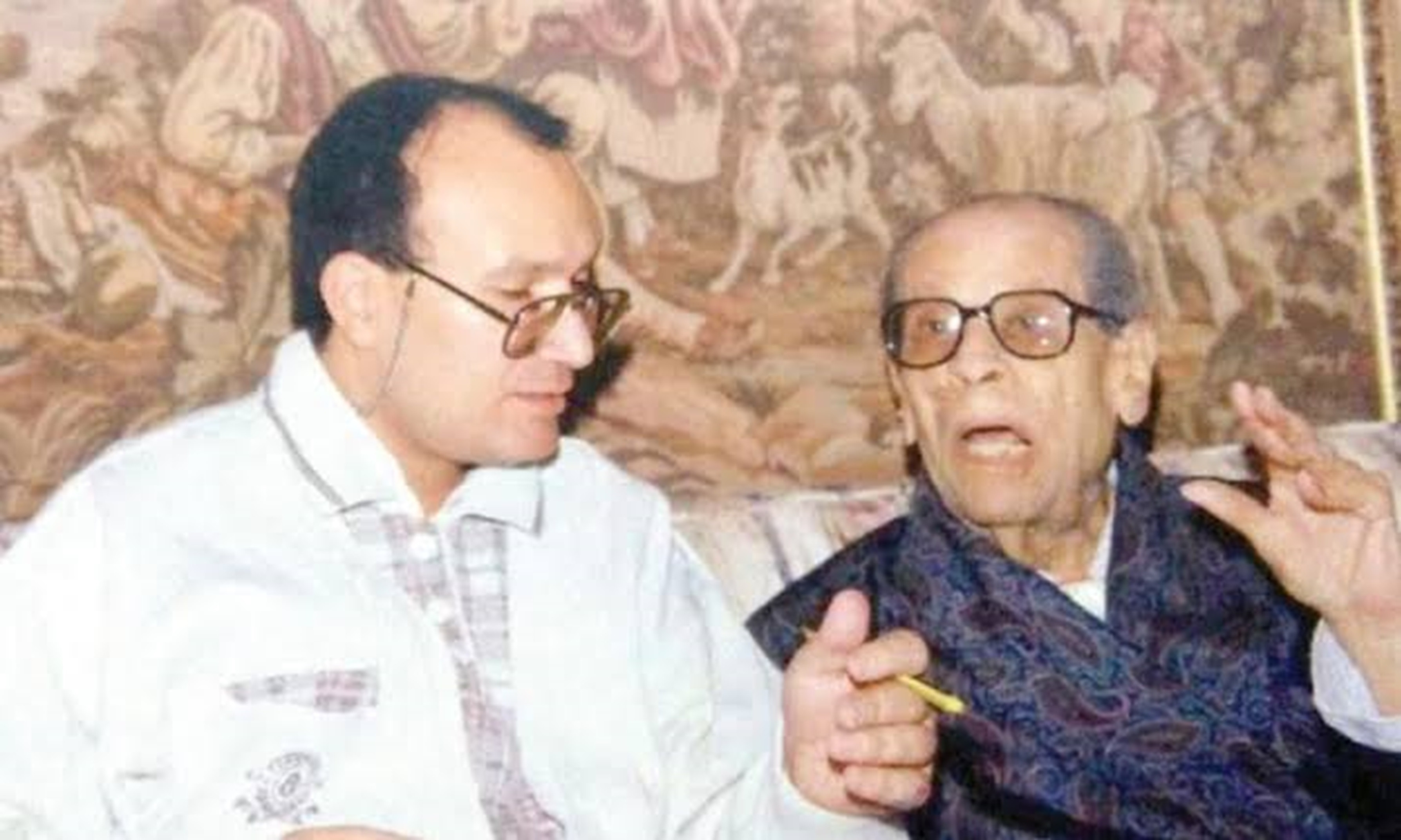 إبراهيم عبد العزيز ونجيب محفوظ