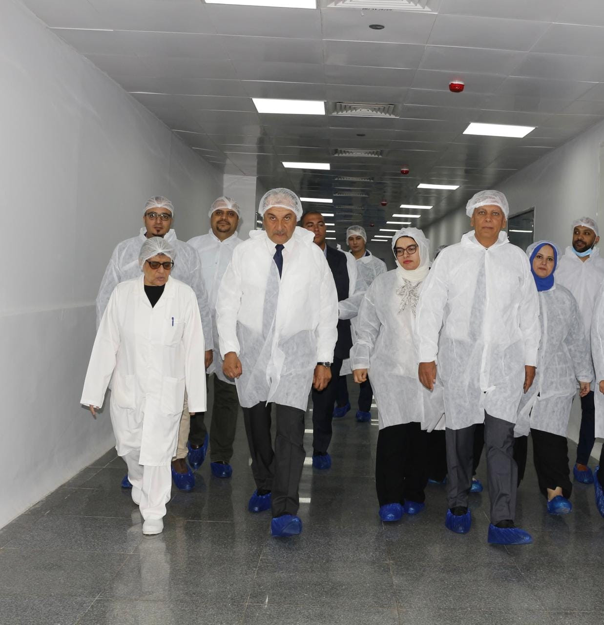 وزير قطاع الأعمال في شركة النيل للأدوية