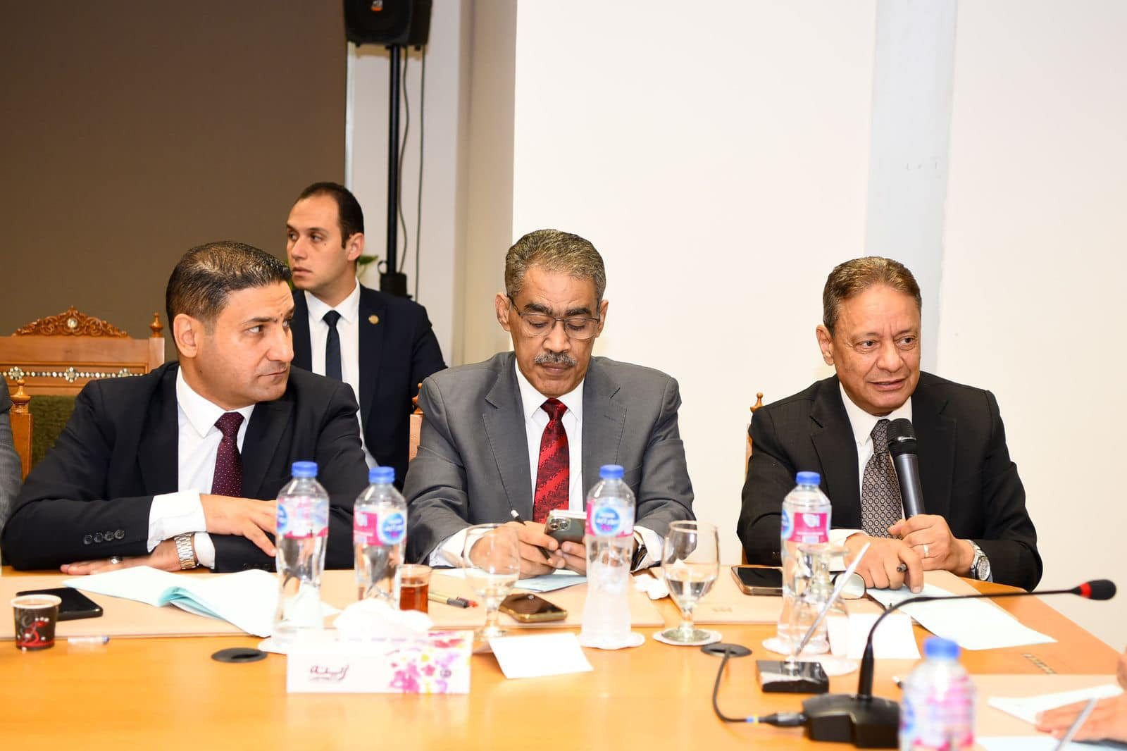 وزير الخارجية والهجرة