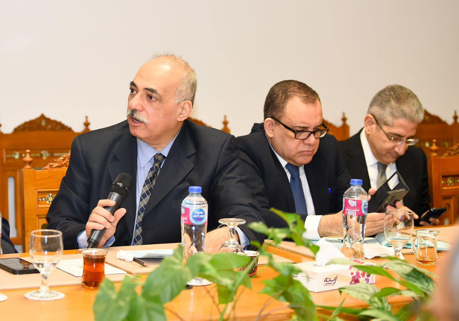 وزير الخارجية والهجرة