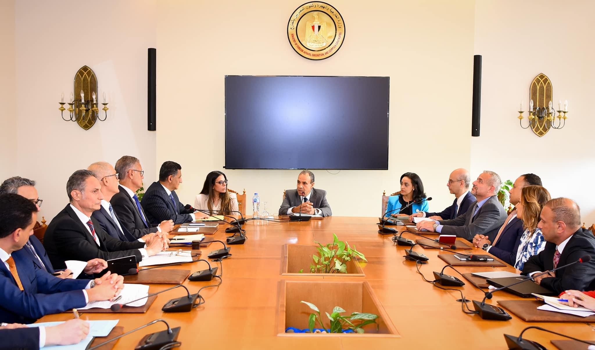 وزير الخارجية