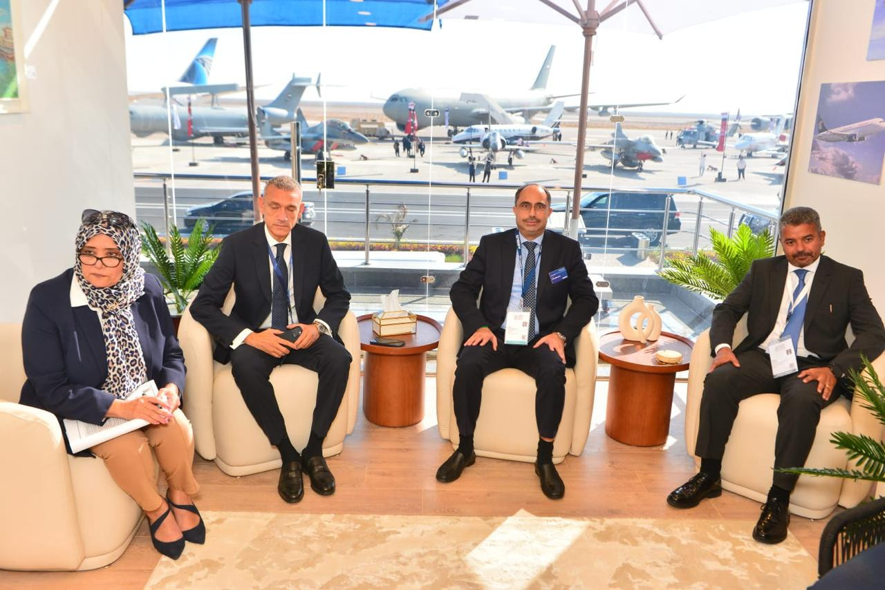 وزير الطيران