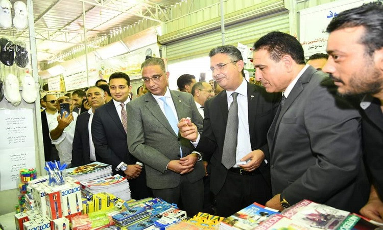 وزير التموين ومحافظ الفيوم يتفقدان معرض 