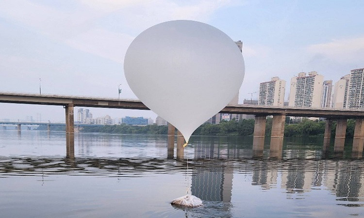 بالونات القمامة