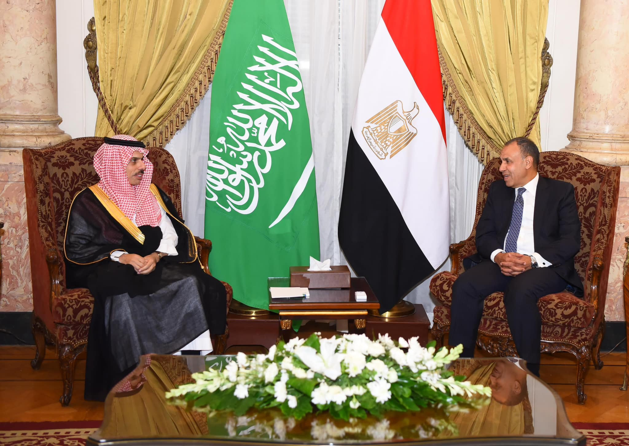 لقاء سابق بين بن فرحان وعبد العاطي. (أرشيفية)