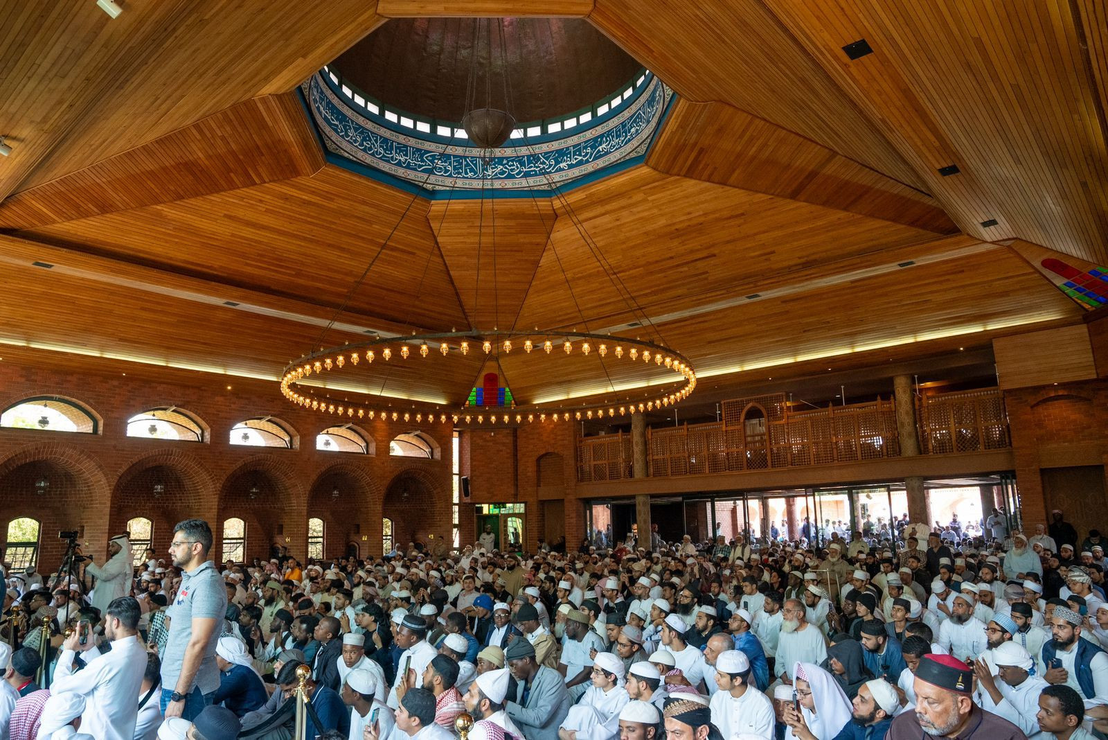 إمام وخطيب المسجد الحرام