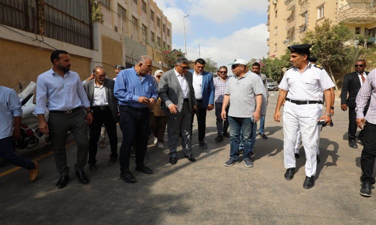 مشروع رصف شارع مدرسة يوسف الصديق بتقنيات حديثة