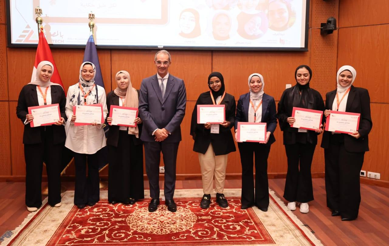 وزير الاتصالات