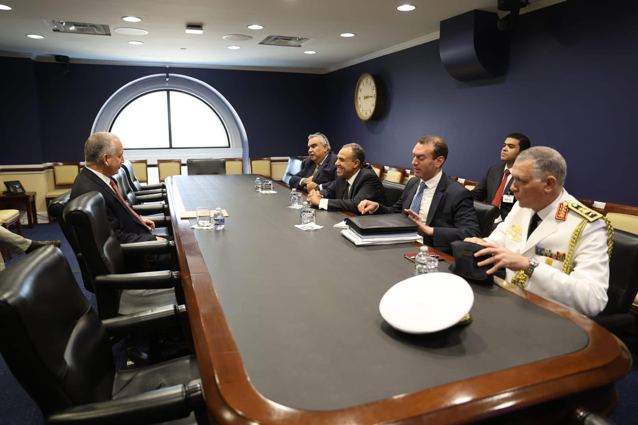 وزير الخارجية يبحث مع عدد من أعضاء الكونجرس