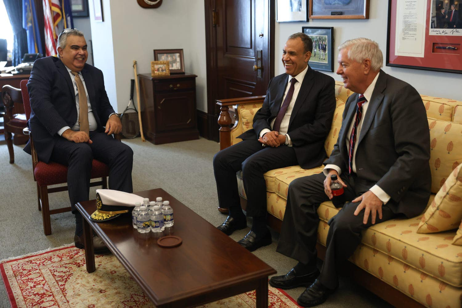 وزير الخارجية يبحث مع عدد من أعضاء الكونجرس