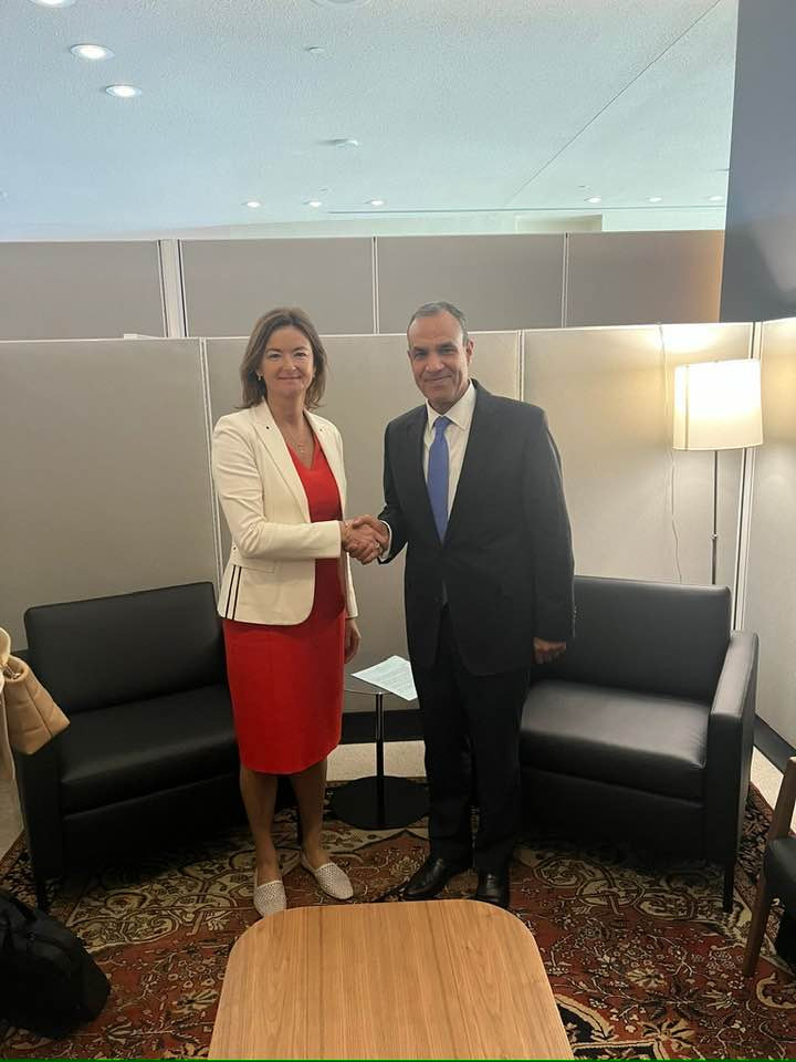 وزير الخارجية