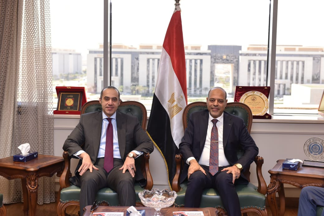 وزيرا العمل والشئون النيابية