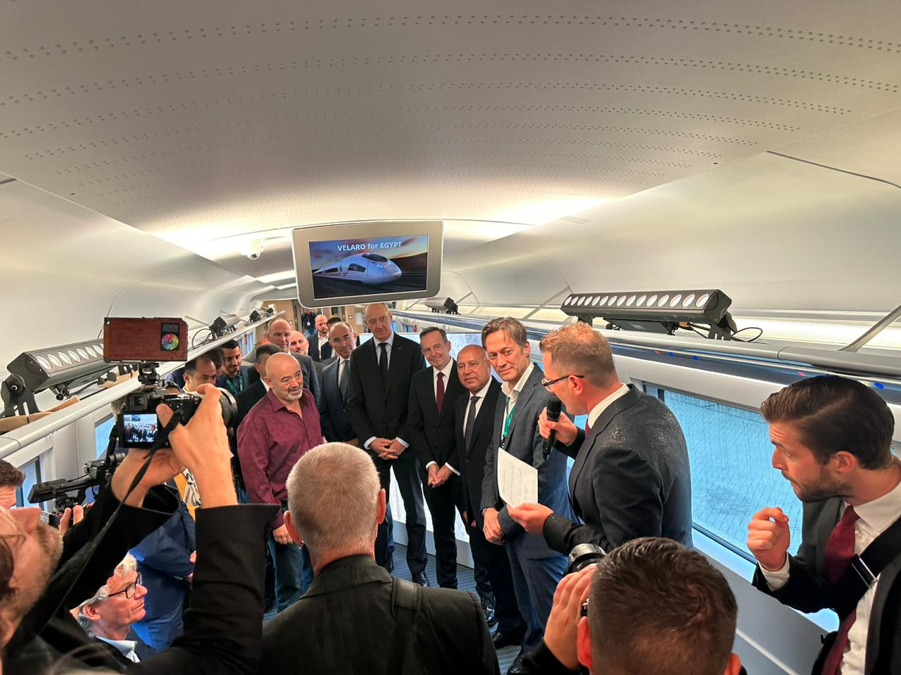 وزير النقل والصناعة