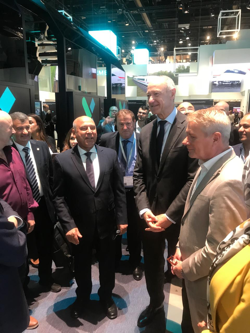 وزير النقل والصناعة