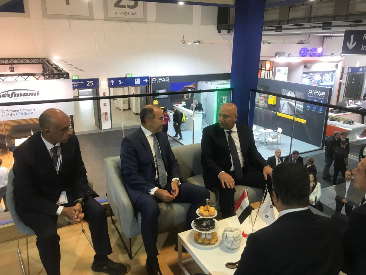 وزير النقل والصناعة